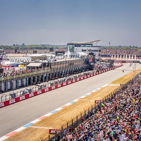 100 Jaar Tt Circuit Assen 2025 Glamping Incl Stroom מראה חיצוני תמונה