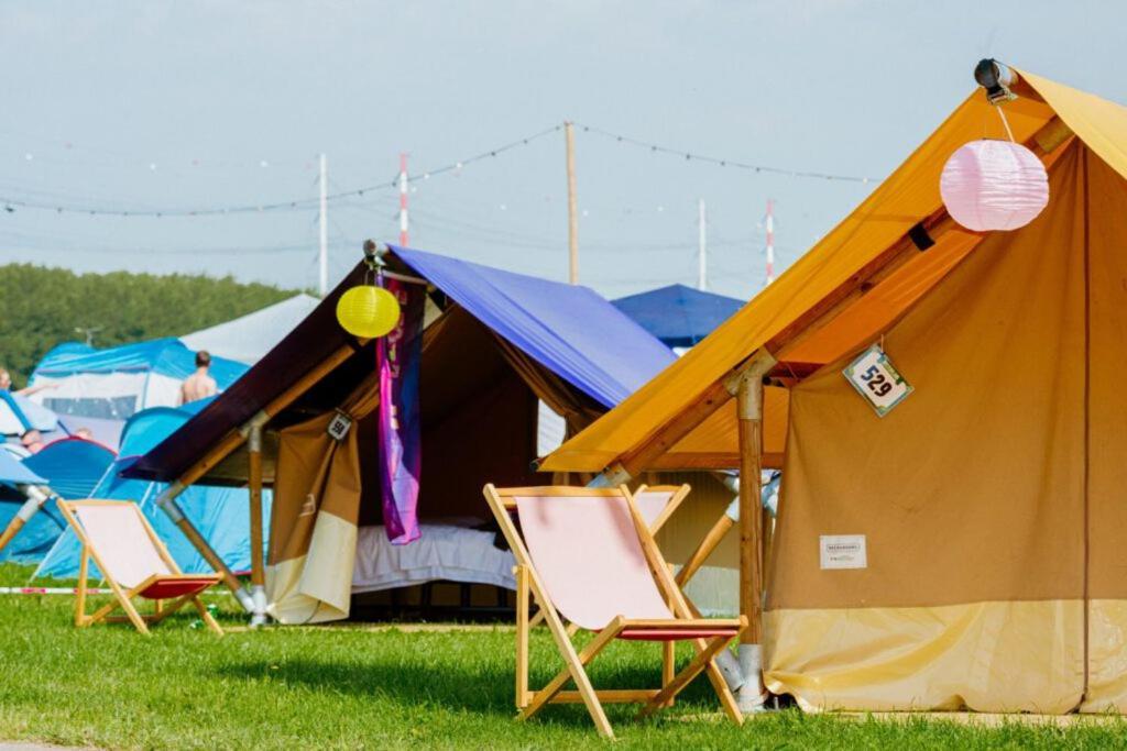 100 Jaar Tt Circuit Assen 2025 Glamping Incl Stroom מראה חיצוני תמונה