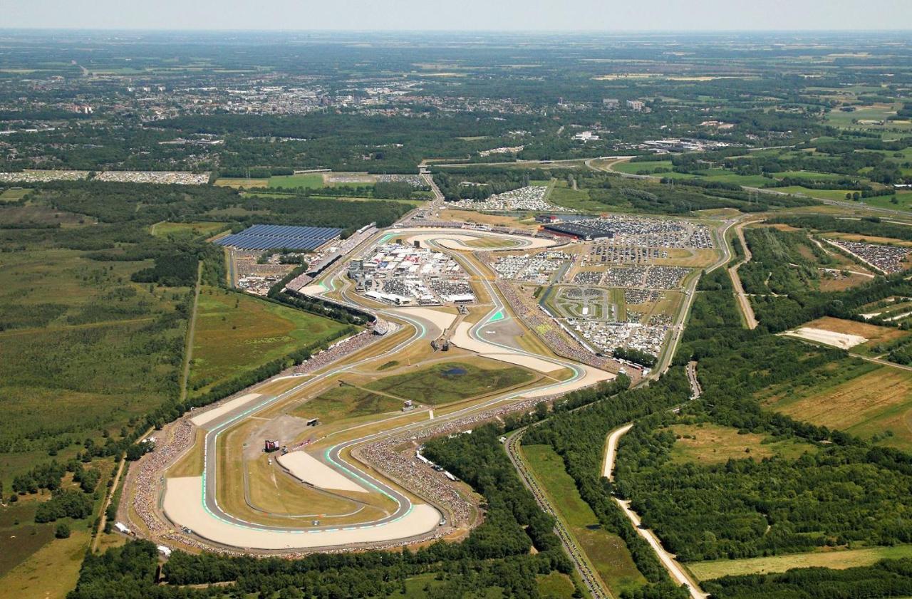 100 Jaar Tt Circuit Assen 2025 Glamping Incl Stroom מראה חיצוני תמונה
